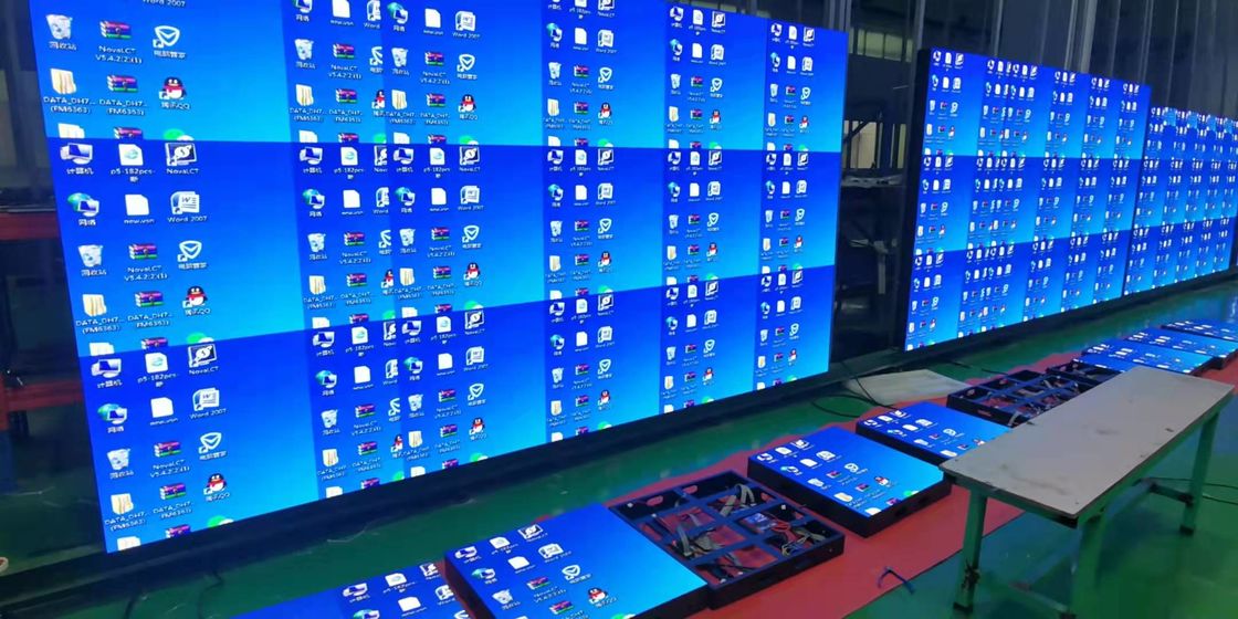 Многоцветная стеклянная панель LED для внутренних помещений