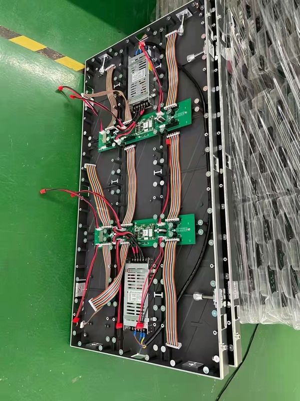 Многосценальный внутренний светодиодный дисплей 1200cd/sqm для церковной сцены