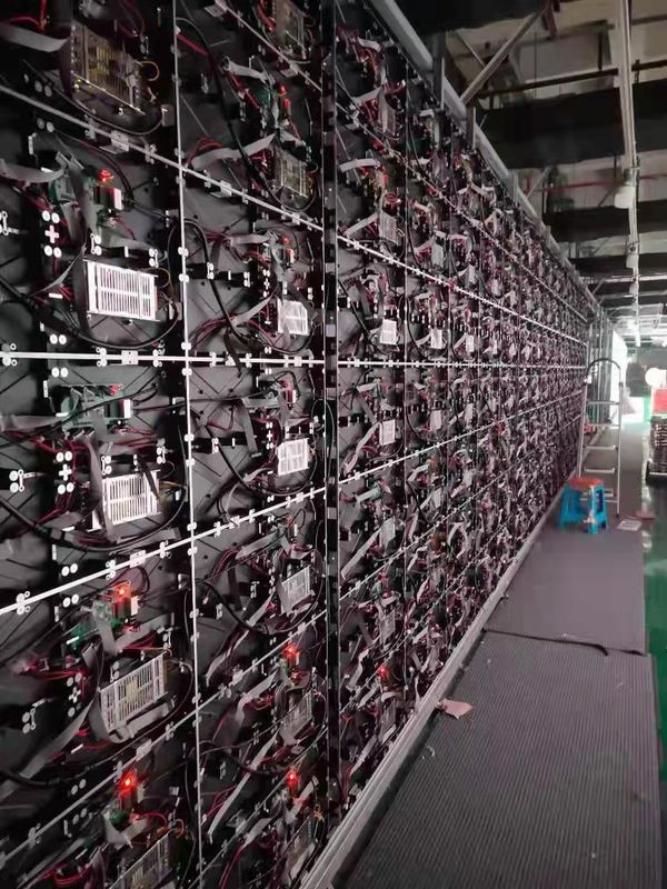 Многосценальный внутренний светодиодный дисплей 1200cd/sqm для церковной сцены